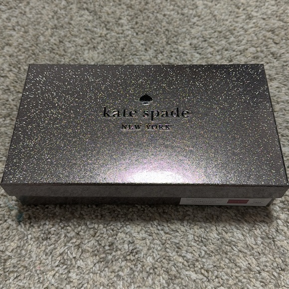 NWT Kate Spade Kenzie Boxed Medium Flap Wristlet in Patent Quartz Pink - Picture 10 of 12